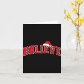 Believe Christmas Varsity Text With Santa Hat Fami カード (黄色い花)