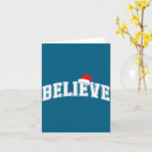 Believe Christmas Varsity Text With Santa Hat Fami カード (黄色い花)