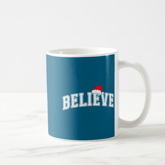 Believe Christmas Varsity Text With Santa Hat Fami コーヒーマグカップ (右)