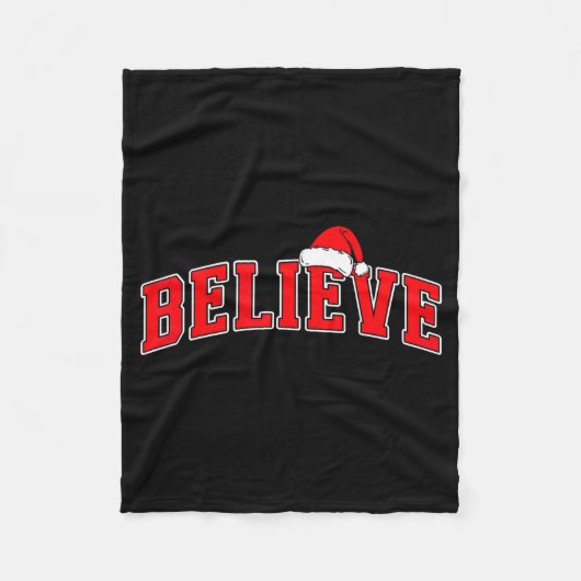 Believe Christmas Varsity Text With Santa Hat Fami フリースブランケット (正面)