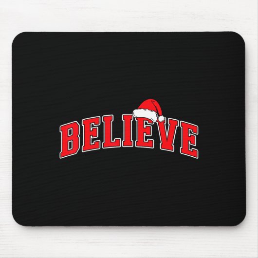 Believe Christmas Varsity Text With Santa Hat Fami マウスパッド (正面)