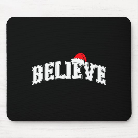 Believe Christmas Varsity Text With Santa Hat Fami マウスパッド (正面)