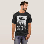 Believe Distressed Style Extraterrestrial UFO Tシャツ (正面フル)