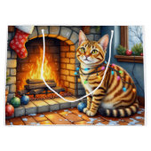 Bengal Cat Fireplace with Christmas Lights ラージペーパーバッグ (正面)