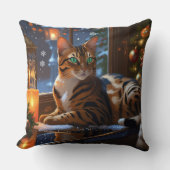 Bengal Cat With Christmas Lights Holiday クッション (正面)