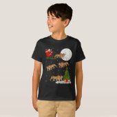 Bengal Tiger Santa Sleigh Flying Funny Magical Chr Tシャツ (正面フル)