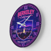 Berkeley California Neon Landmark ラージ壁時計 (傾斜)