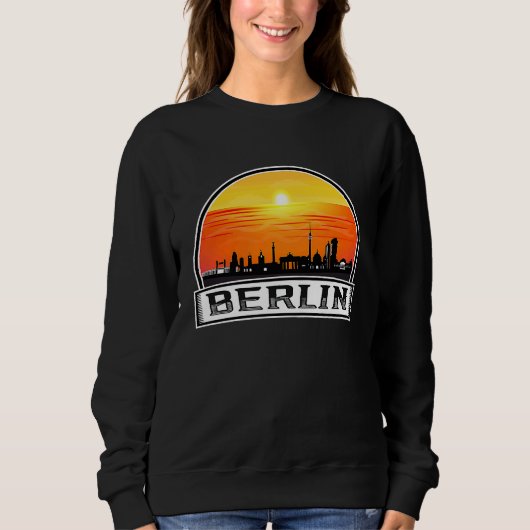 Berlin Germany Sunset Skyline スウェットシャツ (正面)