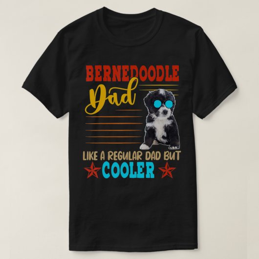Bernedoodle Dad Funny Definition Cooler Dog Sungla Tシャツ (デザイン正面)