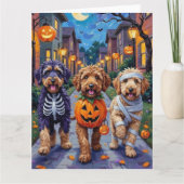 Bernedoodle Dogs Trick-or-Treating in Halloween Co カード (正面)
