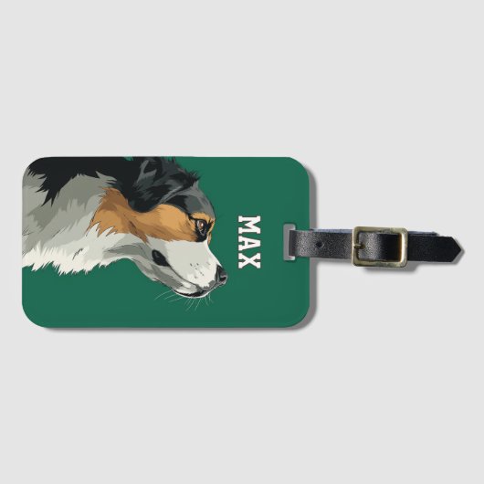 Bernese Mountain Dog on Green Background ラゲッジタグ (正面横)