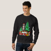 Bernese Mountain Dog Wearing Christmas Hat Tree Li スウェットシャツ (正面フル)
