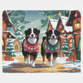 Bernese Mountain Dogs Christmas Snow Holiday フリースブランケット (正面(横))