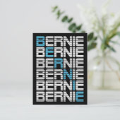 BERNIEサンダーステキストスタック ポストカード (スタンド正面)