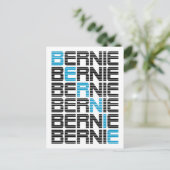 BERNIEサンダーステキストスタック ポストカード (スタンド正面)