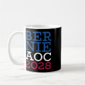 Bernie Aoc 2028キャンペーン – 愛国的な戦いオリゴアーク コーヒーマグカップ (左)