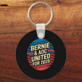 Bernie SandersとAoc 2028大統領選挙運動 キーホルダー (正面)