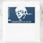 Bernie Sanders 「HINDSIGHT IS 20/20ステッカー(4) 長方形シール (バッグ)