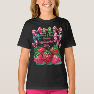 Berry and Bow Sweet Kindergarten Chic Tシャツ