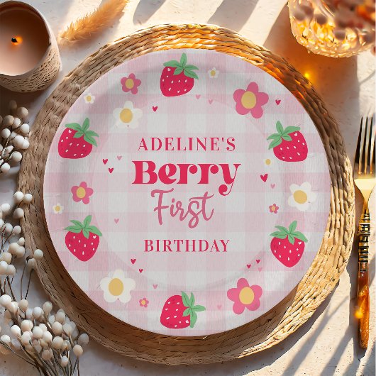Berry First Cute 1st Birthday Strawberry ペーパープレート