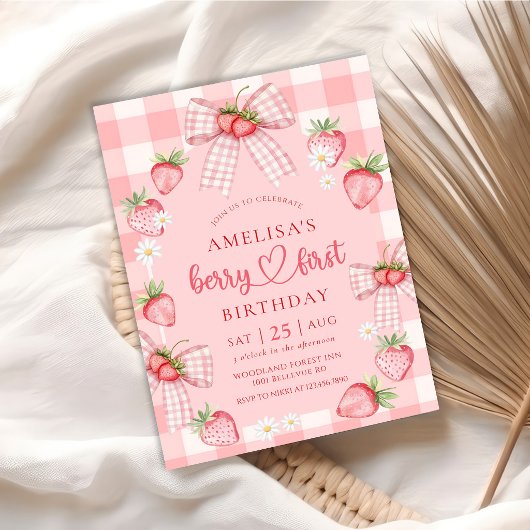 Berry First Cute 1st Birthday Strawberry 招待状