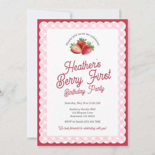 Berry First Strawberry Birthday with Pink Gingham 招待状 (正面)