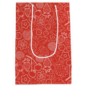 Berry Strawberry Cherry White Hand drawn Modern. ミディアムペーパーバッグ (裏面)