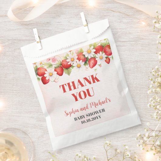 Berry Sweet Baby Shower フェイバーバッグ (クリップ留めされた状態)