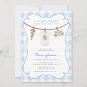 Berry sweet Blue Gingham Clothesline Baby Shower 招待状 (正面)
