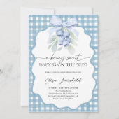 Berry Sweet Blueberry Gingham Baby Shower 招待状 (正面)