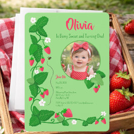Berry Sweet First Birthday Strawberry Photo 招待状