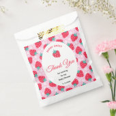 Berry Sweet Pink Strawberry Baby Shower フェイバーバッグ (封をした状態)