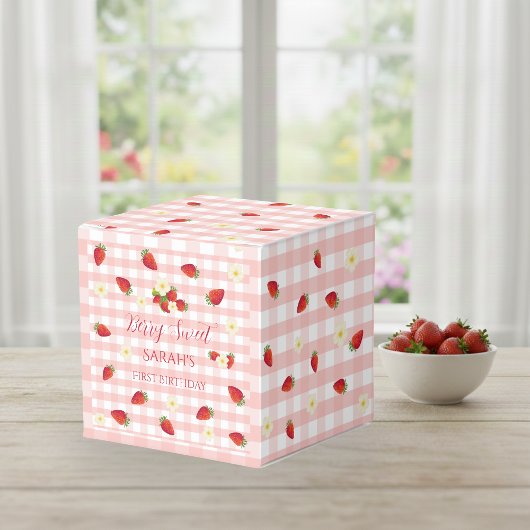Berry Sweet Strawberry 1st Birthday Party Gift  フェイバーボックス
