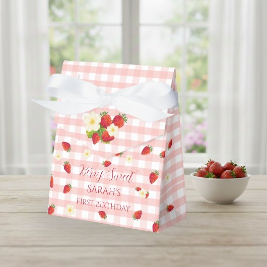 Berry Sweet Strawberry 1st Birthday Party Gift  フェイバーボックス