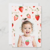 Berry Sweet Strawberry Cute Photo 1st Birthday 招待状 (裏面)