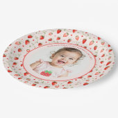 Berry Sweet Strawberry Patch Photo 1st Birthday ペーパープレート (アングル)