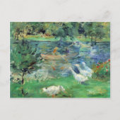 Berthe Morisotのガチョウと一緒にボートに乗った女の子 ポストカード (正面)