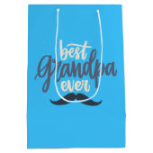 Best Grandpa Ever Mustache Blue Gift Bag ミディアムペーパーバッグ (裏面)