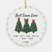 Best team ever coworker coquette christmas trees セラミックオーナメント (裏面)