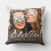"Besties Since" カスタムPhoto Chic クッション (正面)