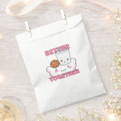 Better Together Chocolate Chip Cookie and Milk Pla フェイバーバッグ (クリップ留めされた状態)