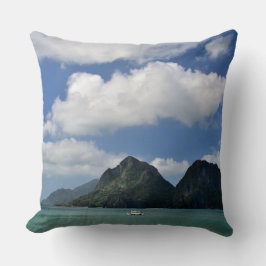 Between beach and hills, the beauty of El Nido クッション