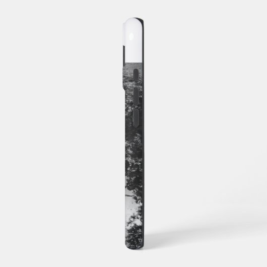 Between Two Worlds-01 iPhone 16ケース (左側面)