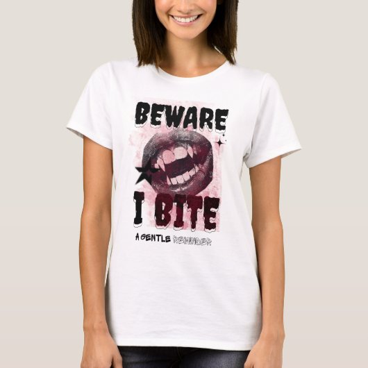 BEWARE I BITE - Grunge Vampire Aesthetic Y2K Goth  Tシャツ (正面)