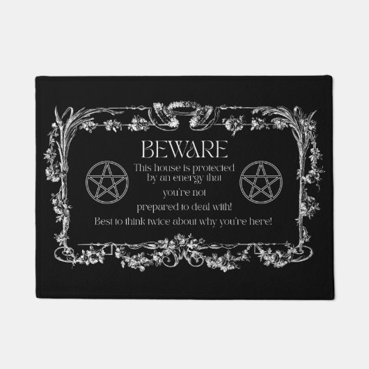 Beware Witch Protection Rug Upright Pentacle ドアマット (正面)