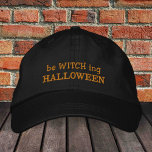beWITCHingハロウィーン刺繍トラックの帽子 刺繍入りキャップ<br><div class="desc">刺繍帽子：おもしろいファッション野球帽と文字"beWITCHing HALLOWEEN" -パーティー帽子ユーモアのある、トリックまたはトリート&ウィッチズパーティー帽子、ナイトアウト/大学生</div>