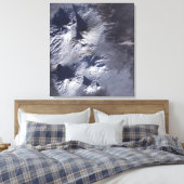 Bezymianny火山は適度なプルームを示している キャンバスプリント (インサイチュ (寝室))