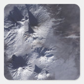 Bezymianny火山は適度なプルームを示している スクエアシール (正面)