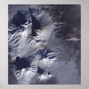 Bezymianny火山は適度なプルームを示している ポスター