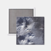 Bezymianny火山は適度なプルームを示している マグネット (正面/裏面)